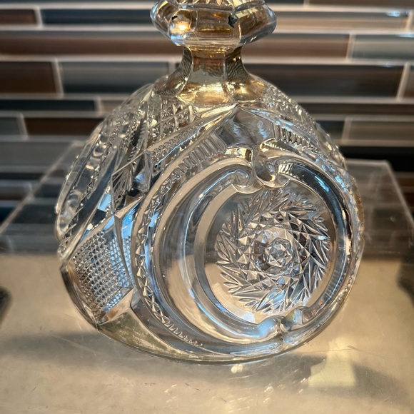 Antique large domed pressed glass Butter Dish - Picture 4 of 15